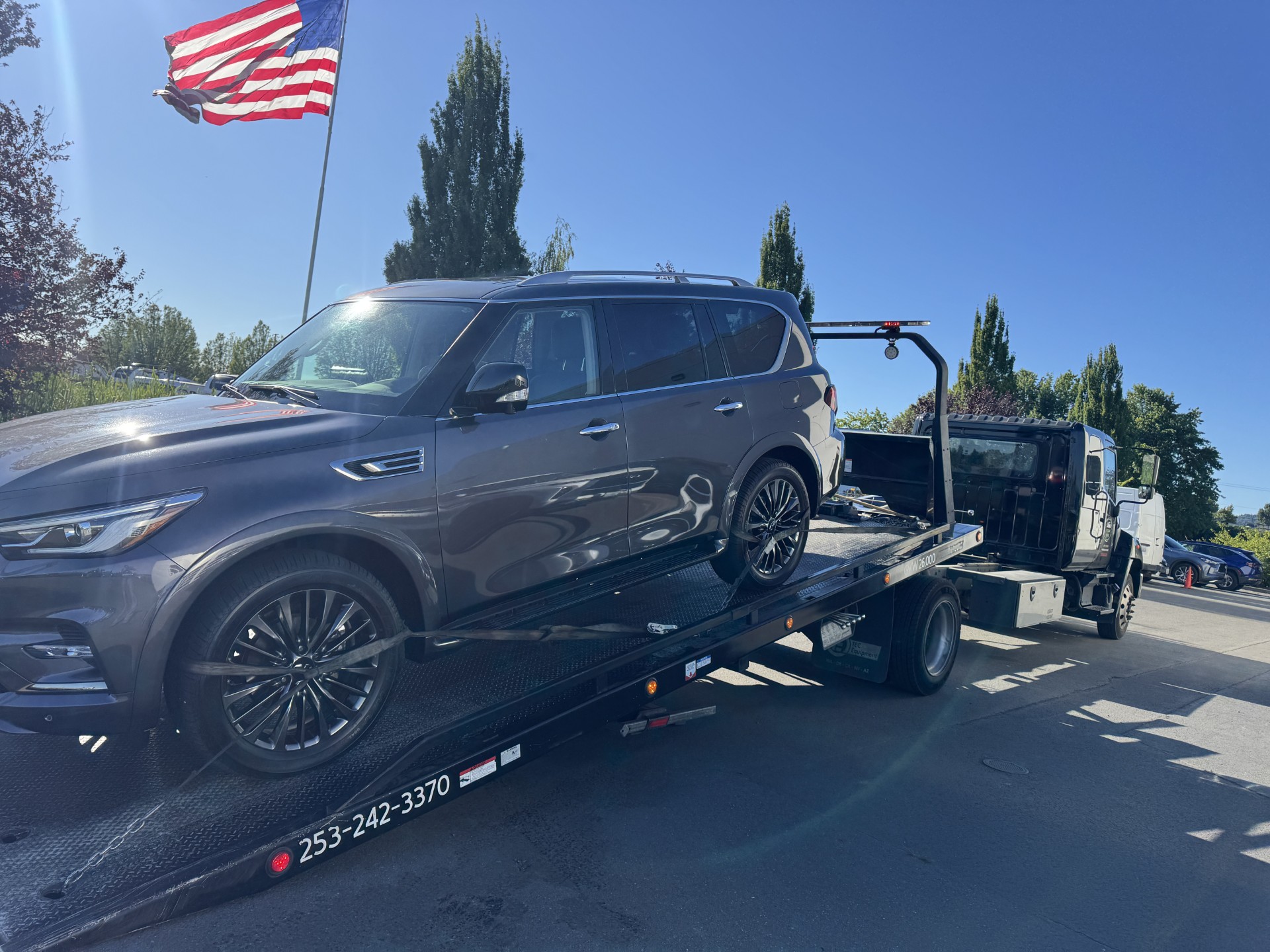 Veteran Towing LLC logo